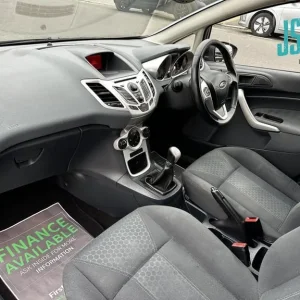 2009 Ford Fiesta 1.4 Titanium Hatchback 5-door Petrol Manual - Image 2