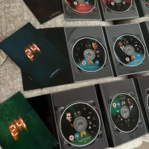 24 Collectors DVD Box Set Seasons 1, 2, 3 - Image 5