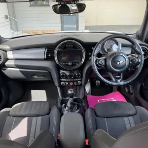 2018 MINI Hatch 1.5 Cooper Euro 6 (s/s) 5dr Hatchback Petrol Manual - Image 3