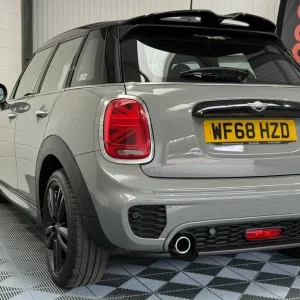 2018 MINI Hatch 1.5 Cooper Euro 6 (s/s) 5dr Hatchback Petrol Manual - Image 6