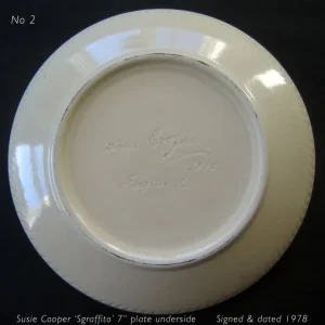 Susie Cooper Sgraffito plates and bowl - Image 4