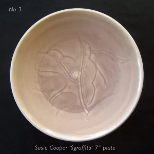 Susie Cooper Sgraffito plates and bowl - Image 5