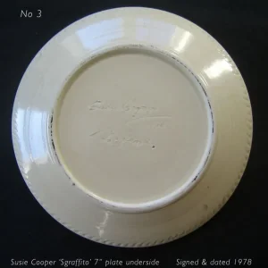 Susie Cooper Sgraffito plates and bowl - Image 6