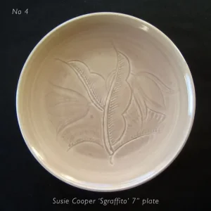 Susie Cooper Sgraffito plates and bowl - Image 7