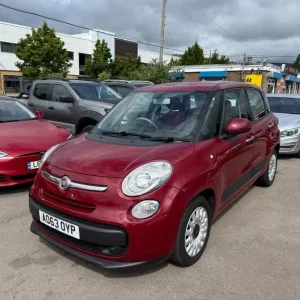 2013 Fiat 500L Easy MPV in Metallic Red - Image 3