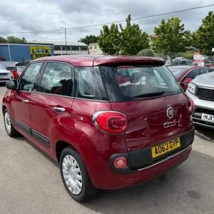 2013 Fiat 500L Easy MPV in Metallic Red - Image 4