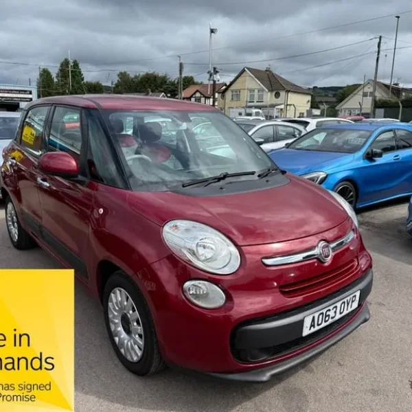 2013 Fiat 500L Easy MPV in Metallic Red