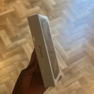 Apple iPhone 16 Pro Max 1TB Silver (Sealed) - Image 7