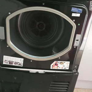 Black Indesit condensed 8kg tumble dryer - Image 2