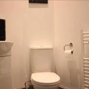 1-room student room with en-suite, Avenue Road - Image 7