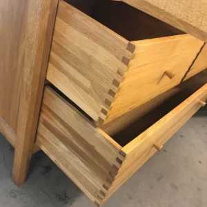 Solid Oak Willis and Gambier Bedroom Furniture Set - Image 5