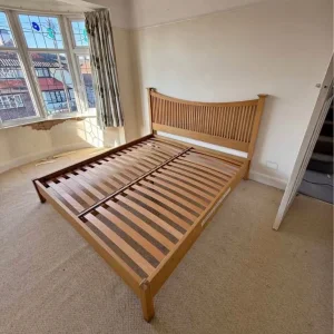 Solid Oak Willis and Gambier Bedroom Furniture Set - Image 8