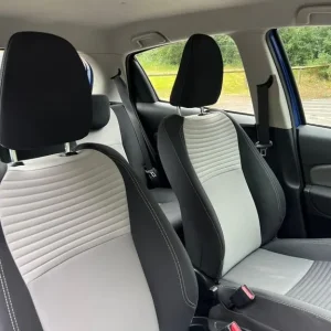 2019 Toyota Yaris 1.5 VVT-h Icon Tech E-CVT Hybrid Hatchback - Image 8
