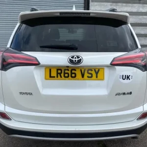 2017 Toyota RAV4 Excel 2.0 TDi with front end damage – starts and drives, alloy wheels, sat nav, climate control - Image 3