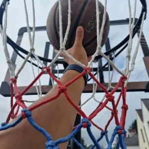 Kids basketball stand with backboard and hoop - Image 3