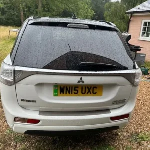 2015 Mitsubishi Outlander GX4h PHEV White and Black - Image 5