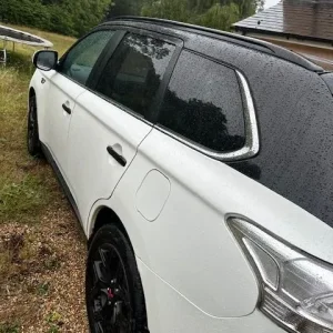 2015 Mitsubishi Outlander GX4h PHEV White and Black - Image 6