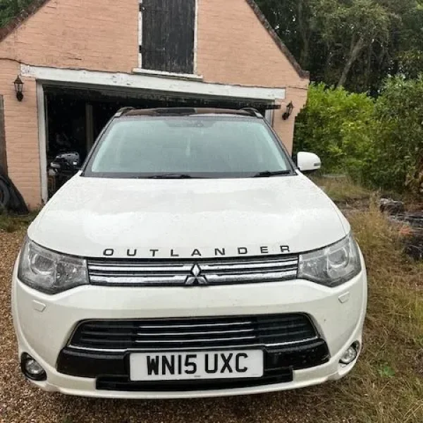 2015 Mitsubishi Outlander GX4h PHEV White and Black