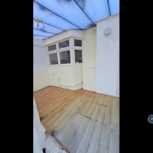 2 bedroom semi-detached house with garden and driveway - Image 7