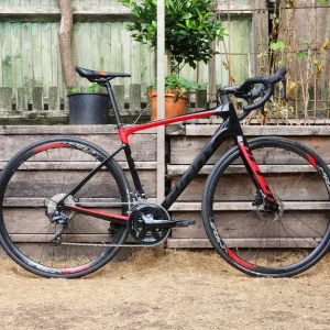 Full Carbon Giant Defy Advanced 1 | 11 Speed Ultegra Hydraulic Disc | 53cm Medium