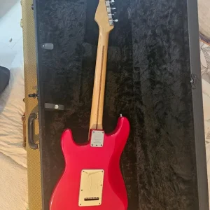 1994 USA 40th Anniversary Stratocaster - Image 2