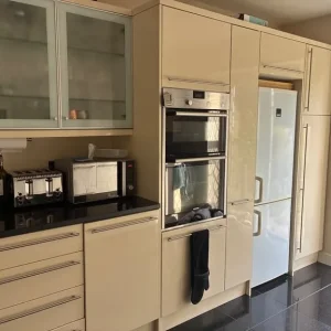 Complete kitchen with granite worktops and Siemens appliances - Image 2