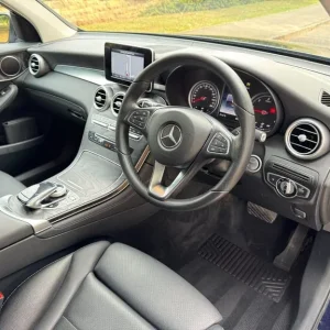 2016 Mercedes-Benz GLC 2.1 Diesel Estate 4MATIC with Heated Seats and Sat Nav - Image 4