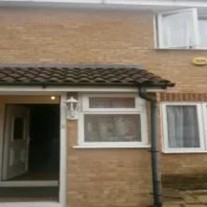 2 Bed House in Fenman Gardens, Mere, Wiltshire - Image 6