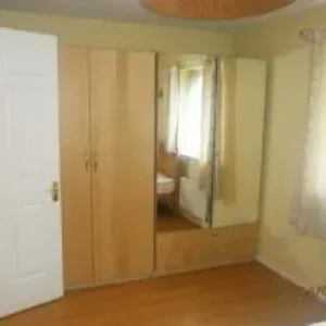 2 Bed House in Fenman Gardens, Mere, Wiltshire - Image 7