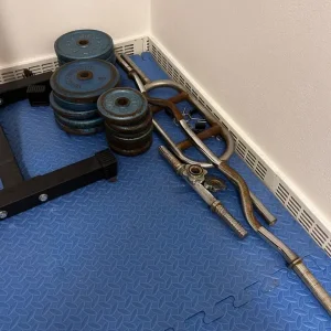 Adjustable Squat Rack, Adjustable Bench plus barbell and weights - Image 2