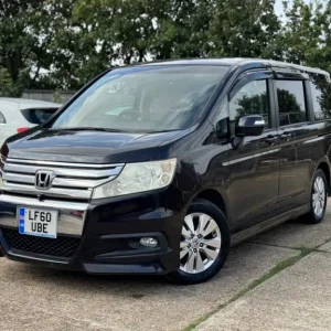 2010 Honda Stepwagon Spada Z 2.0 Petrol Auto 8-Seater - Image 3