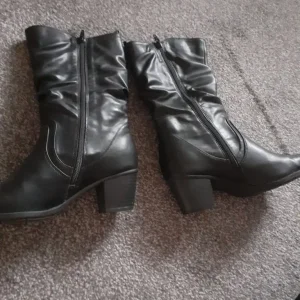 Womens fashion boots size 5 - Image 3