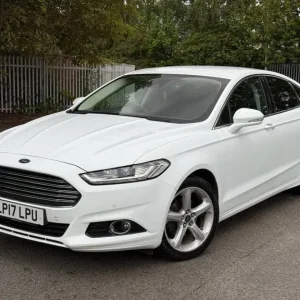 2017 Ford Mondeo 2.0 TDCi Titanium Hatchback - Image 3
