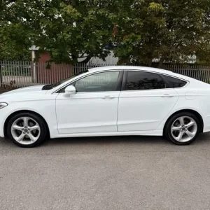 2017 Ford Mondeo 2.0 TDCi Titanium Hatchback - Image 4