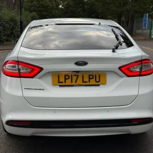 2017 Ford Mondeo 2.0 TDCi Titanium Hatchback - Image 6