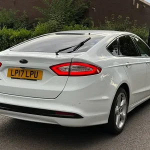 2017 Ford Mondeo 2.0 TDCi Titanium Hatchback - Image 7