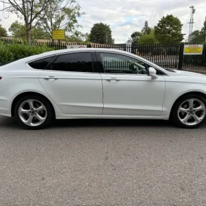 2017 Ford Mondeo 2.0 TDCi Titanium Hatchback - Image 8