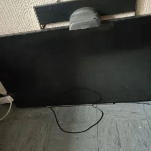 Toshiba 4K UHD 42" TV with Broken Panel