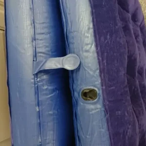 Camping two single air beds that zip together - Image 4