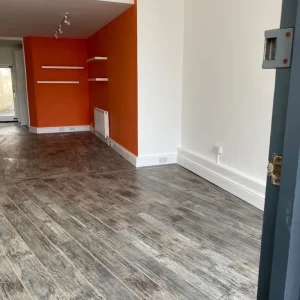 90m2 Retail Office Space - Image 2