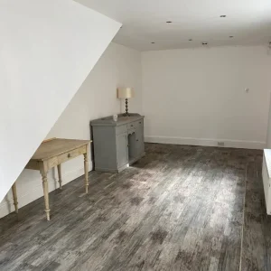 90m2 Retail Office Space - Image 4