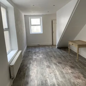 90m2 Retail Office Space - Image 6