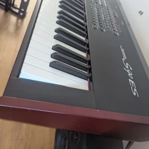 Yamaha S90 ES 88-Key Weighted Synthesizer and Stage Piano with Stand and Case - Image 7