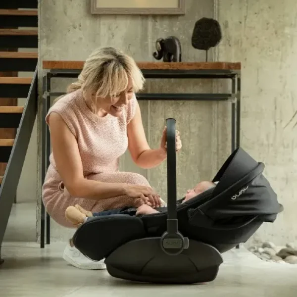 Nuna ARRA NEXT and BASE NEXT in Black Caviar