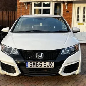 Honda Civic 1.6 Diesel 2015 Manual Hatchback - Image 2