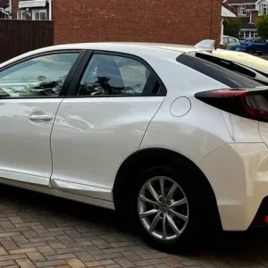 Honda Civic 1.6 Diesel 2015 Manual Hatchback - Image 6