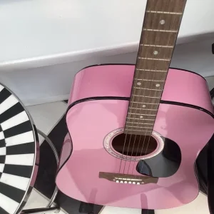 Pink guitar, 42 inches, great sound - Image 5