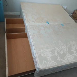 Divan double bed with large drawers on wheels - Image 2