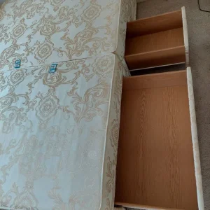 Divan double bed with large drawers on wheels - Image 3
