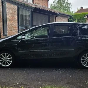 2013 Toyota Prius+ MPV, 5-door, 1798cc, black leather, hybrid - Image 4